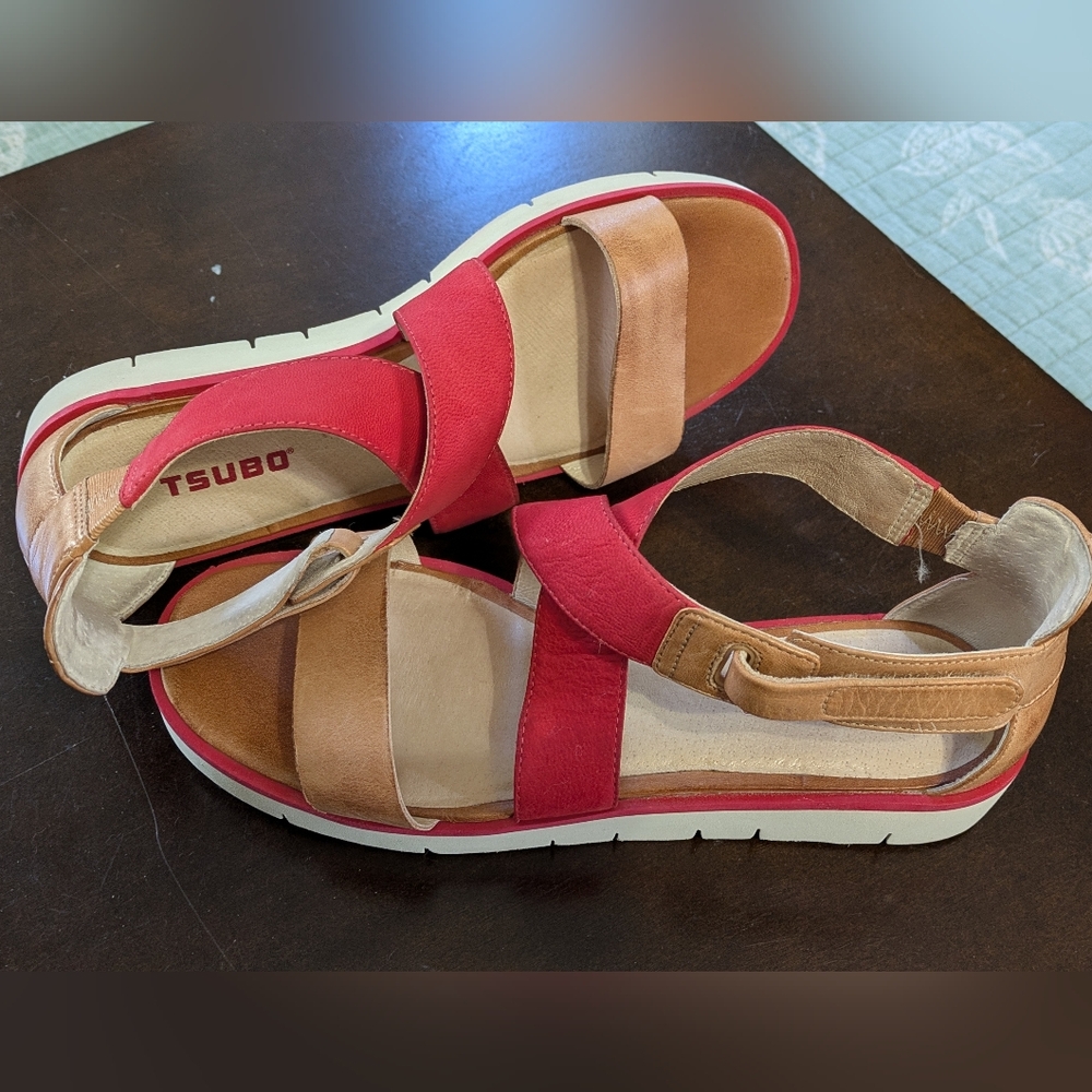 Tsubo Leather Gladiator Sandals. Size 8 - Picture 2 of 9